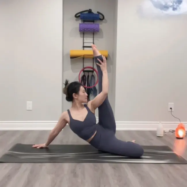 Elaine Huang – Yoga Instructor | SkyFlow Yoga, Markham